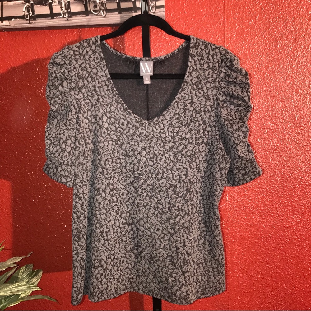 Worthington. Medium. Dark and light gray.